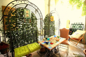 Hand decorated house with court Florence